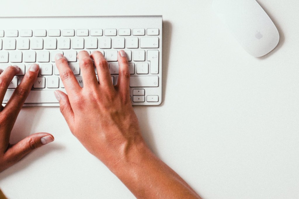 🚀 BUSCANDOANDO: Club de Negocios VIP
El Círculo donde la necesidad se encuentra con la oportunidad real.

Dejamos atrás el ruido, eliminamos la incertidumbre y cerramos negocios con certeza.

¿Para Quién Es Este Club?
Este Club es el ecosistema completo: Es para todo el que busca transacciones con seguridad. Esto incluye:

Usuarios Estándares y Compradores: Personas que quieren encontrar lo que necesitan sin ruido ni riesgo.

Miembros Proveedores (La Élite): Emprendedores, vendedores online, empresas y servicios que quieren DOMINAR su zona y operar con máxima autoridad.

Tu Resultado Inmediato
Menos tiempo buscando clientes.

Más tiempo cerrando ventas.

TU SELLO EXCLUSIVO GARANTIZA PODER
Al ser Miembro Élite, obtienes un asiento exclusivo en la mesa y aseguras:

Mayor Visibilidad Validada: Tu oferta siempre aparece con el sello que elimina la duda del comprador.

Clientes Calificados: Acceso directo a una comunidad que valora la seguridad y no teme invertir.

Confianza Inmediata: Tu sello exclusivo te da autoridad instantánea, garantizando que el éxito aquí no es suerte, es EXCLUSIVIDAD.

¡Deja de competir! Únete a la Élite que domina el mercado. Tu lugar en la cima te espera.